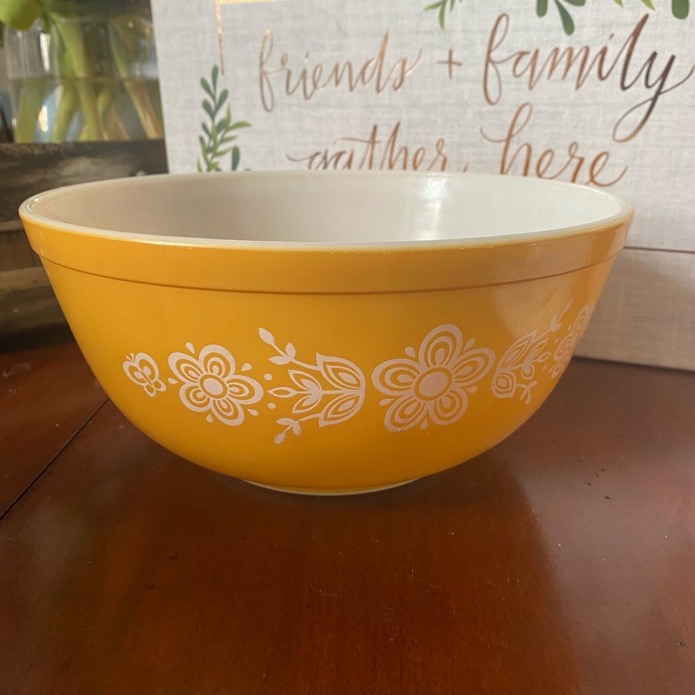 Pyrex Yellow Mixing Bowl